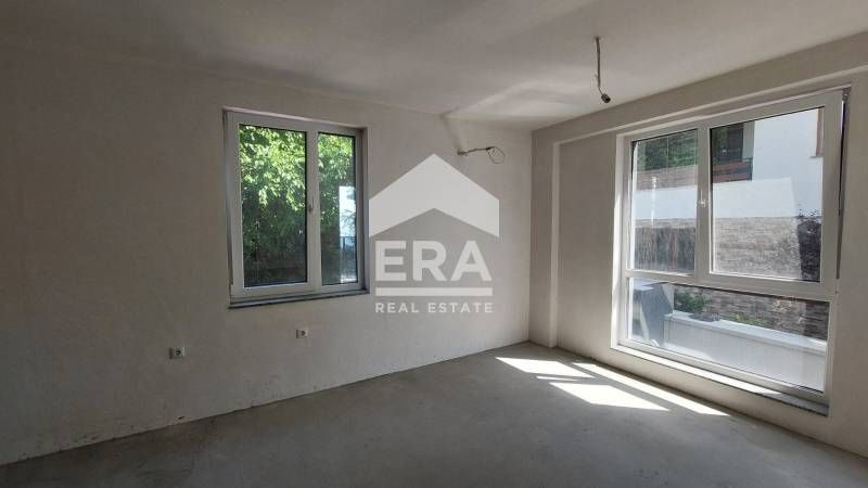 Продава се Двустаен апартамент в Варна, Бриз - 67 кв.м за 2089 €/кв.м - Снимка #5