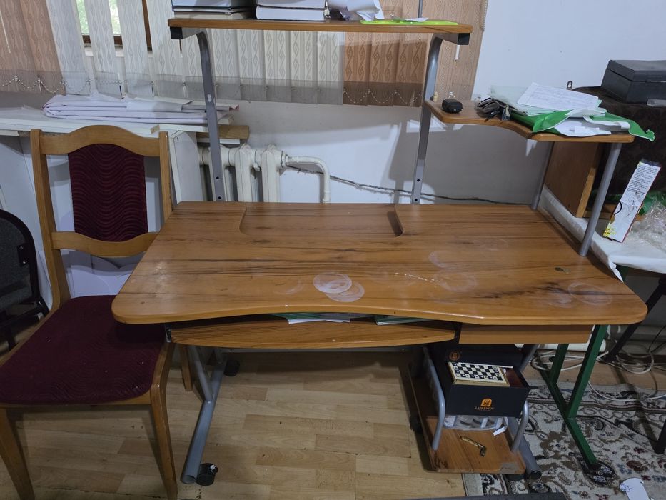 Принтер, компьютерный стол