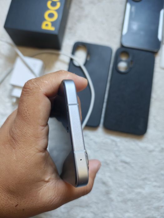Продам Poco F7, в идеальном состоянии