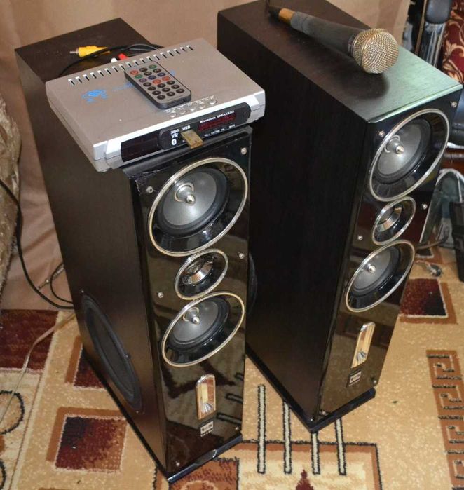 Колонки с усилителем karaoke 220 Вт + USB MP3 плеер Bluetooth