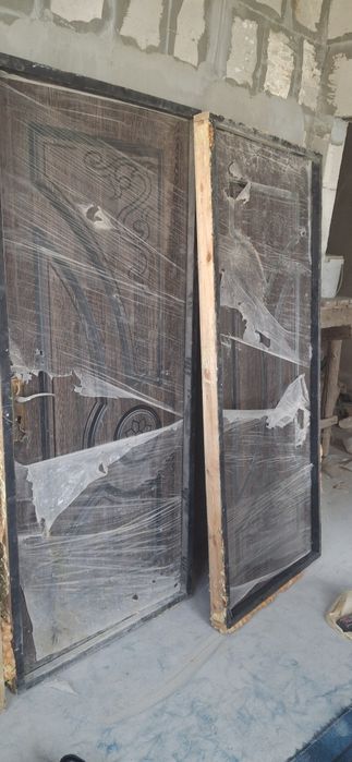 Eshiklar sotiladi b/u