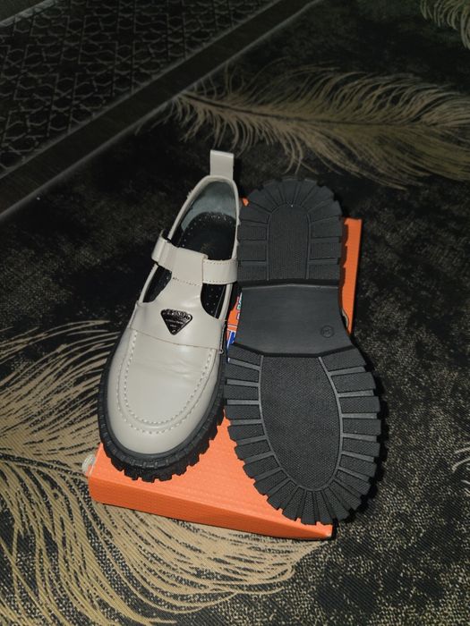 Продам туфли новые кожа.