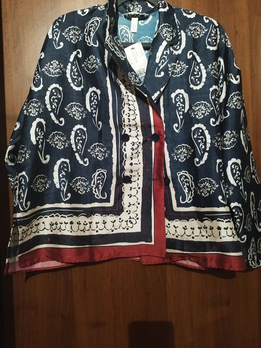 Compleu compus din doua piese H&M nou cu eticheta