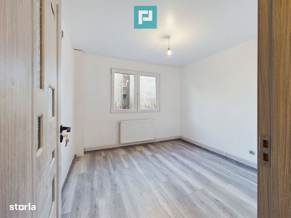Apartament 3 camere pe str Hateg in Vlaicu