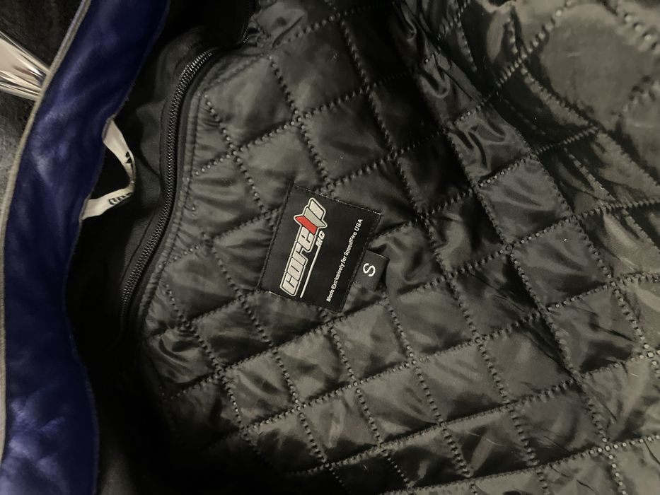 Мото екип ямаха може и отделно да се продават