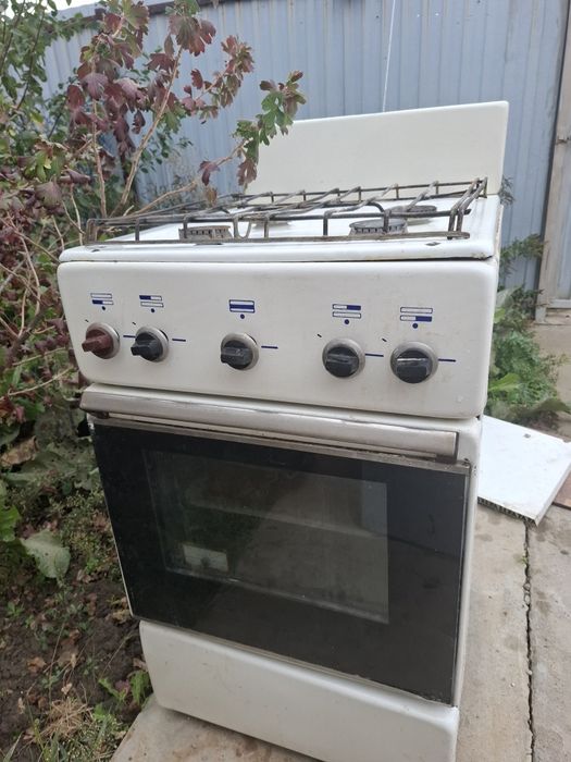 Продам газовую плиту