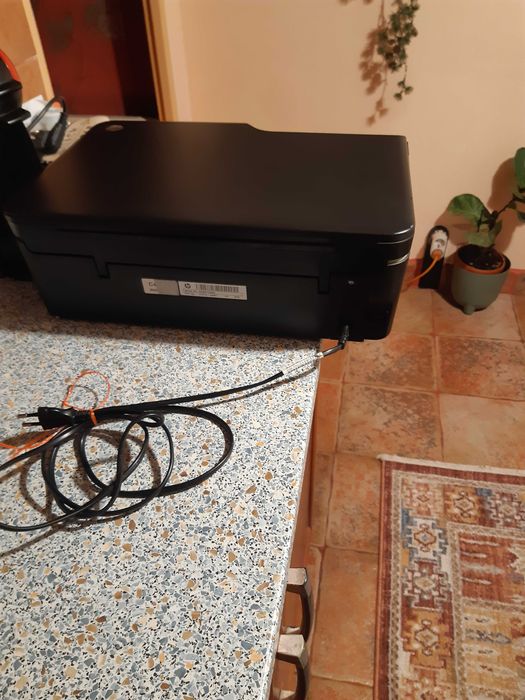 Мастилено струен принтер и скенер ведно HP deskjet 3210