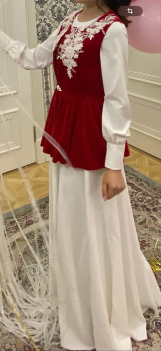 Продам платье с жилеткой