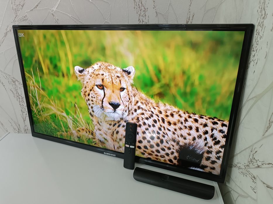 Телевизор + Смарт Mi Stick Xiaomi.