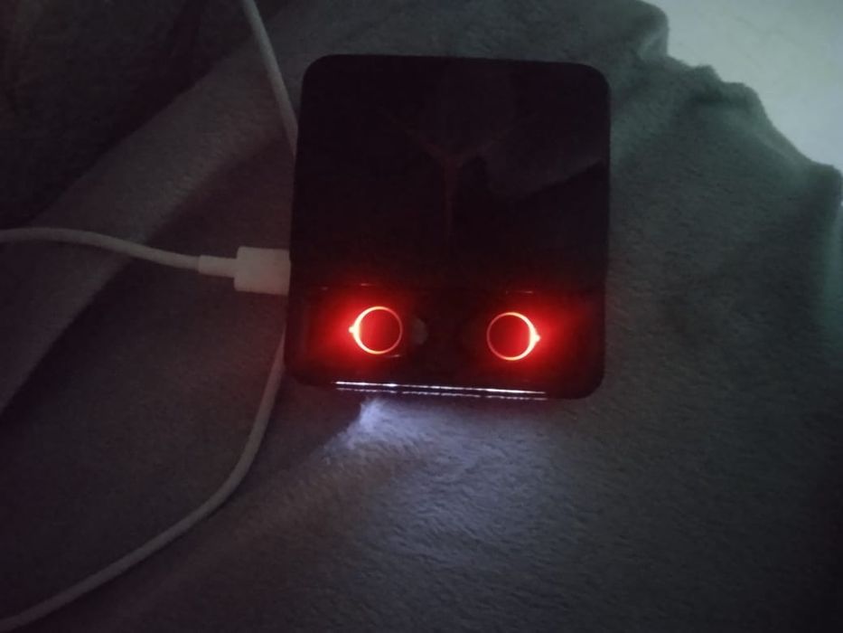 Продам наушники новые