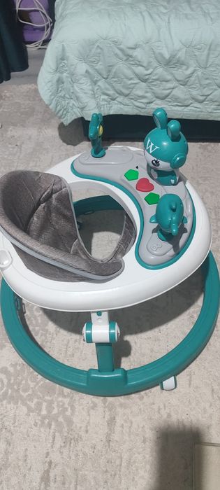 Ходунок продам вместе с игрушкой