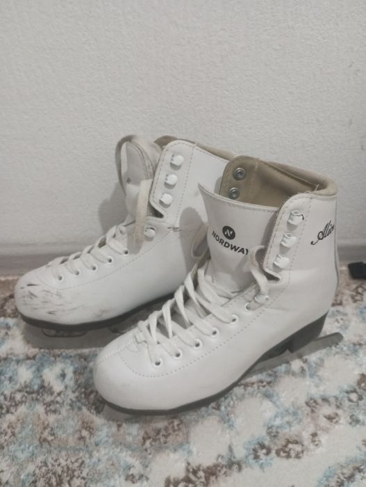 Продам коньки любительские