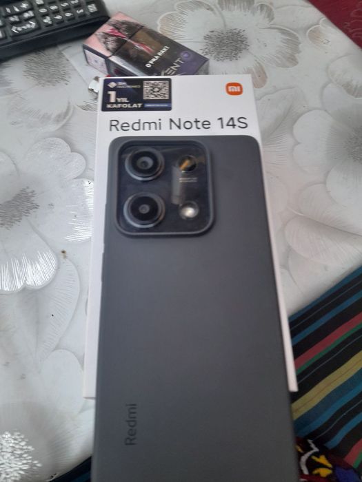 Продаётся сотовый телефон