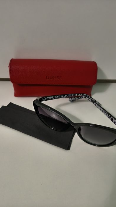 Слънчеви очила Guess