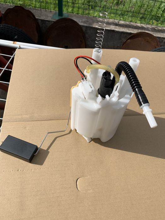 Бензинова помпа Mercedes Benz E W211 , CLS C219 , E T-Model S211