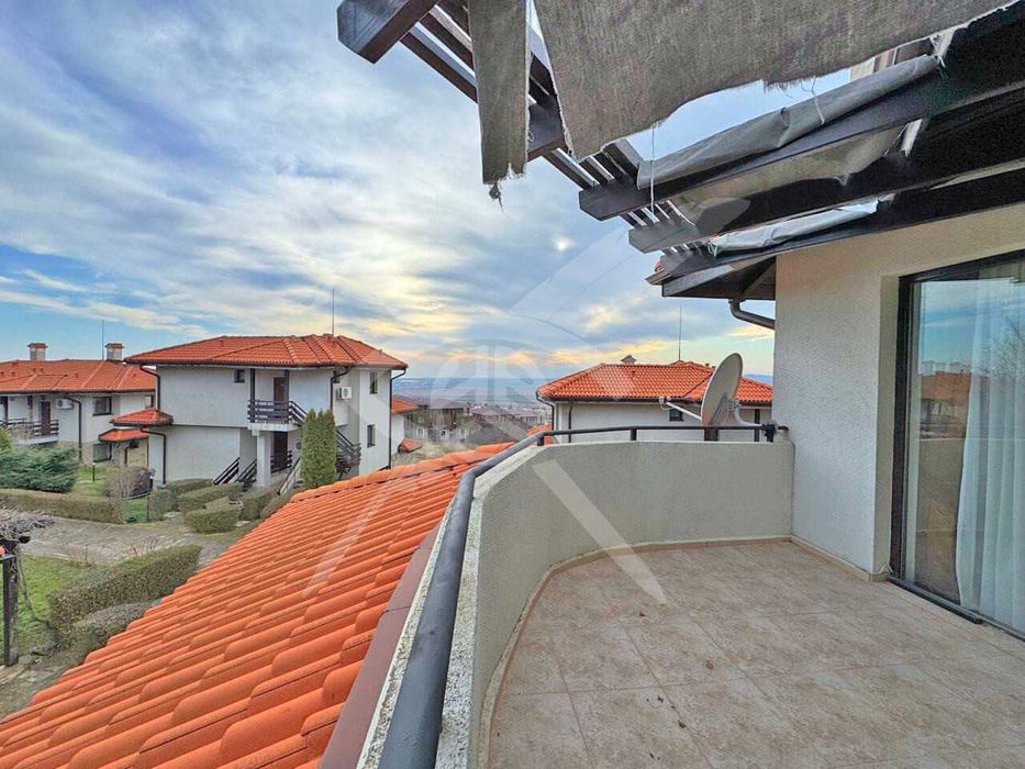 Двустаен - Равда