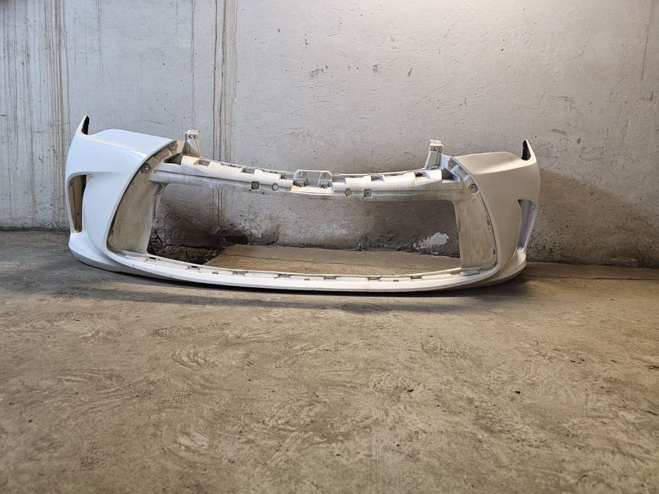Бампер на Toyota Camry 55