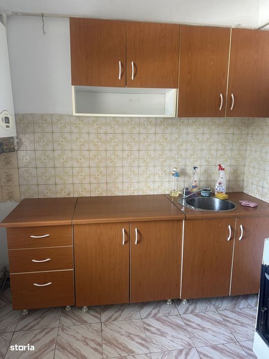 Campina - ultracentral - ap. 2 cam - mobilat - 250 Euro/Luna