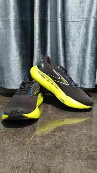 Оригинальные кроссовки Brooks
