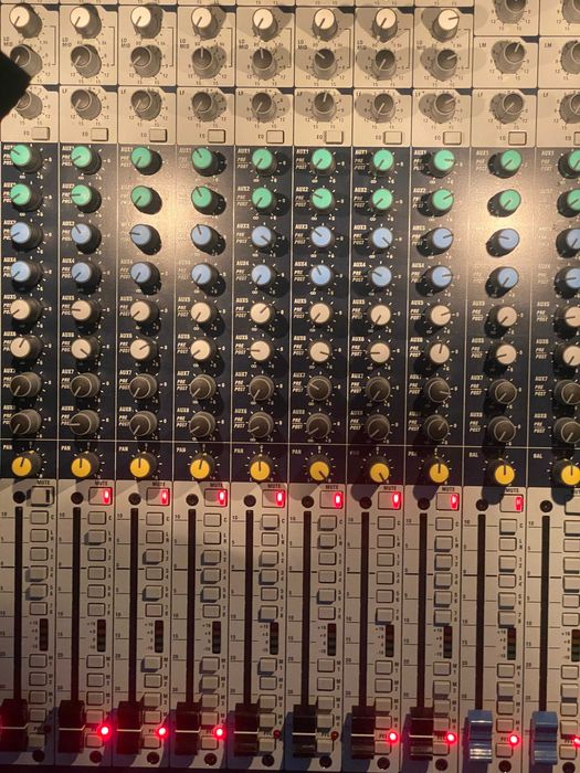 СПЕШНО - Soundcraft GB8 32-канален миксер – Топ оферта с кейс!