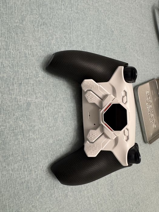 Продам геймпад камтомный dualsens