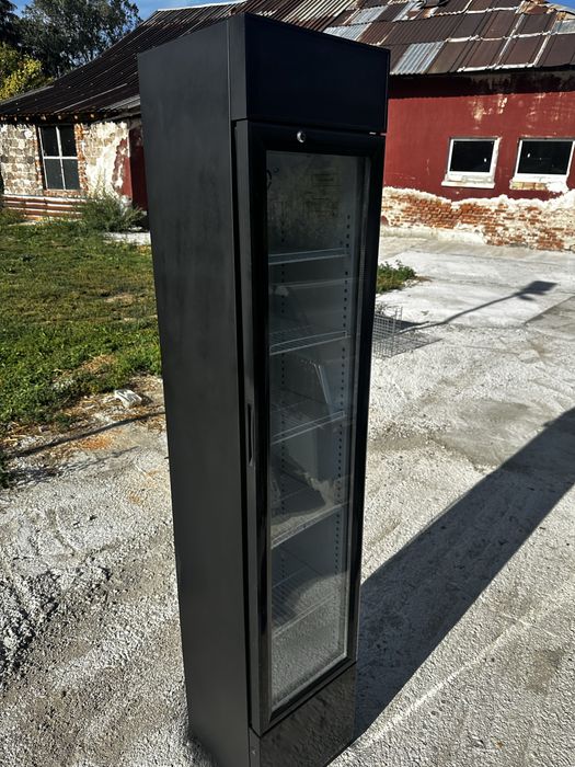 Слим хладилна витрина