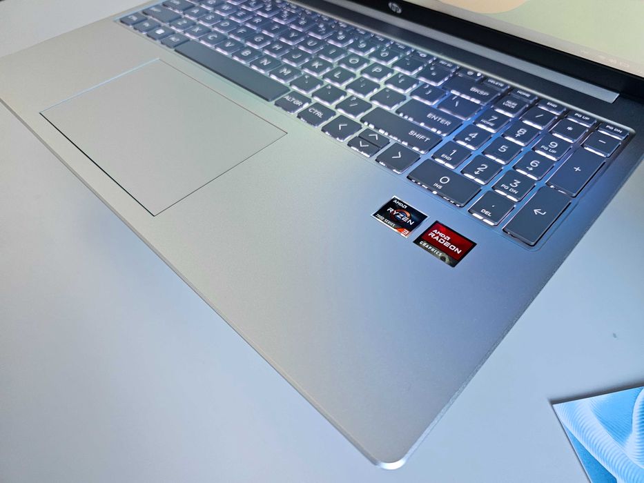 ПРОДАМ HP Laptop 15-FC0130NI Ноутбук Ryzen™3-7320U/4GB/256SSD/15.6"FHD