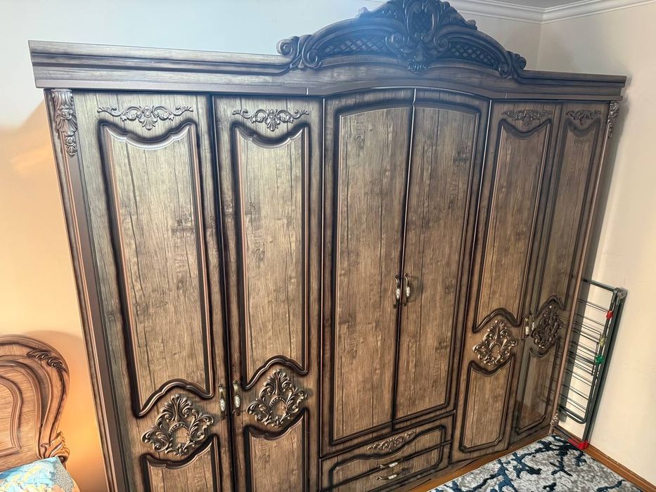 Спальный гарнитур