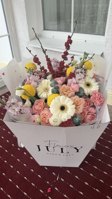 Красивая композиция цветов