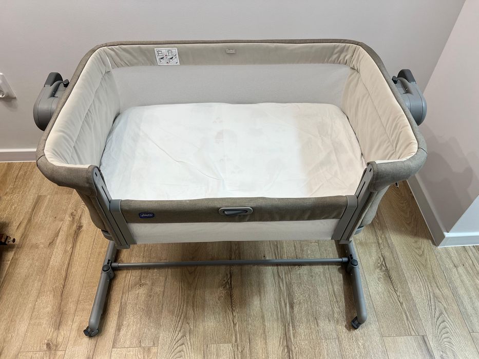 Patut Chicco Next2Me Magic Evo - Desert Taupe