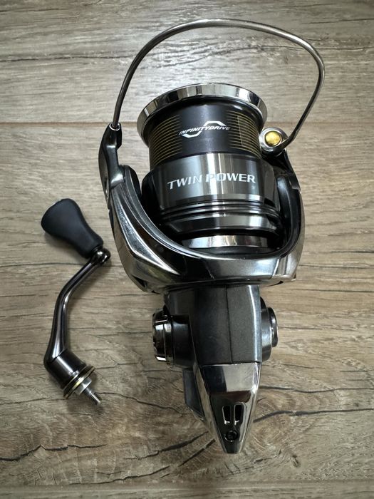Mulineta Shimano Twin Power 2500 S