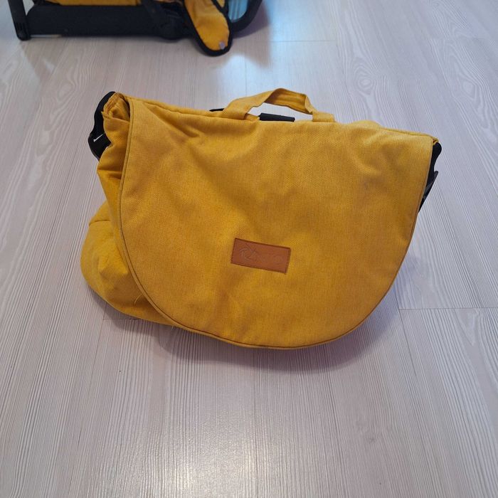 Бебешка количка с подарък кошче за кола