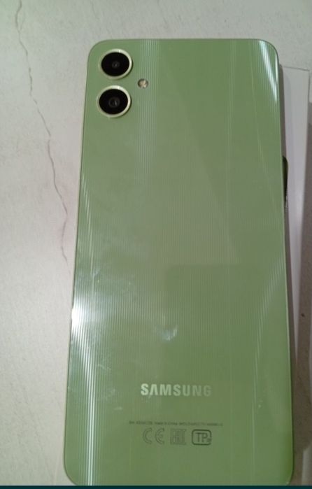 Продам самсунг  А05