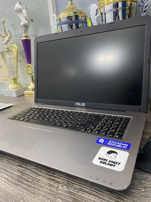 Asus ноутбугы сатылады көп қолданылмаған
