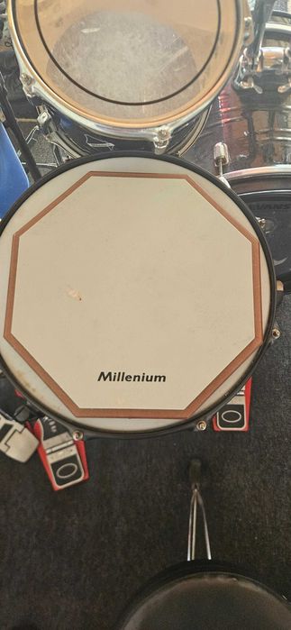 Set tobe millenium cu cinele aditionale+bete+fete de toba+ drum pad de exersare, folosit