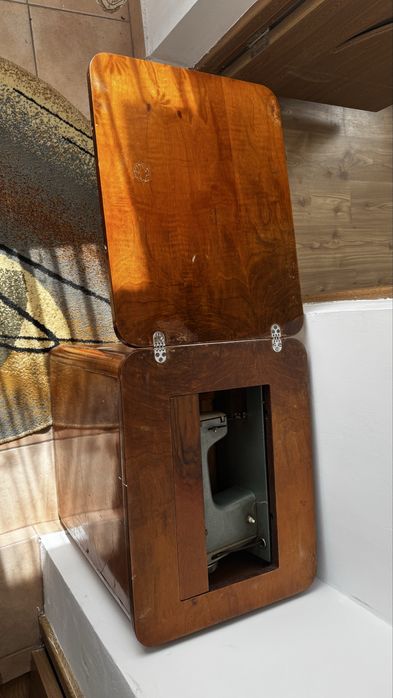 Masina de cusut din anul 1961 UMC CUGIR