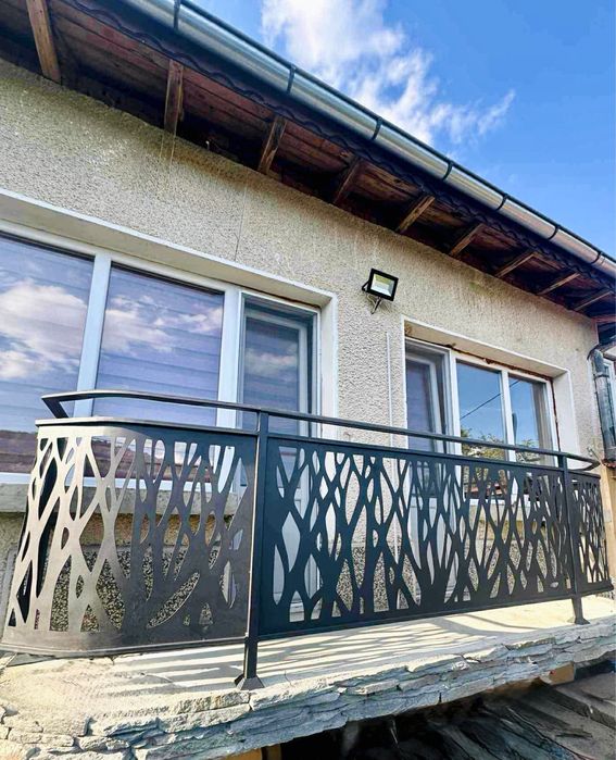 Оградни пана, порти, портали и парапети