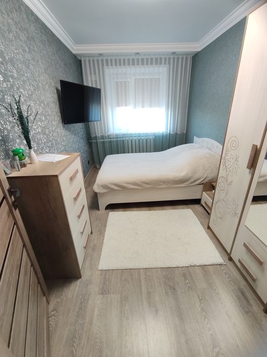 Продается 4-комн (9-12, 5 этаж) с мебелью