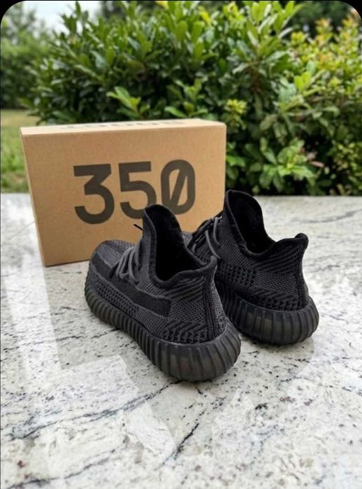 Adidas Yeezy Boost 350 v2 Negru