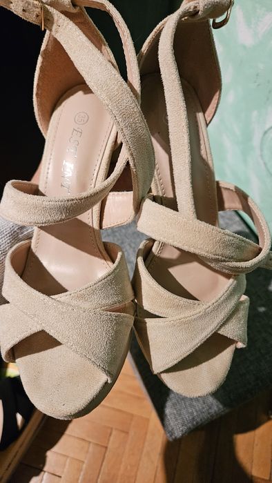 Sandale bej, nr 35