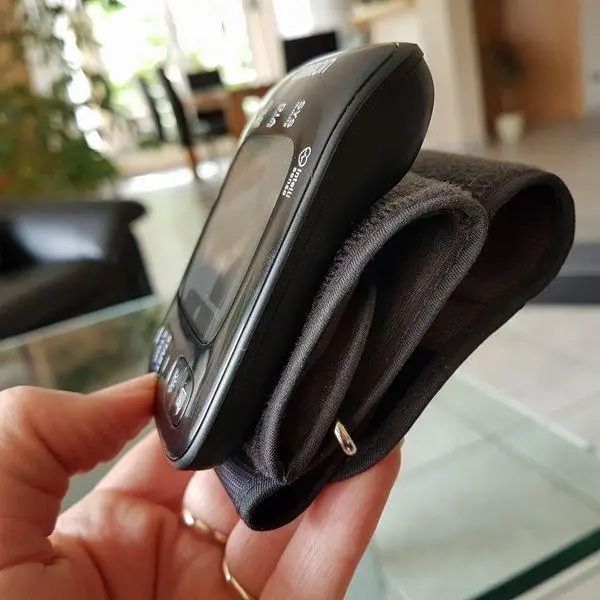 Тонометр OMRON RS7 Intelli IT (HEM-6232T-E) на запястье гарантия 1 год