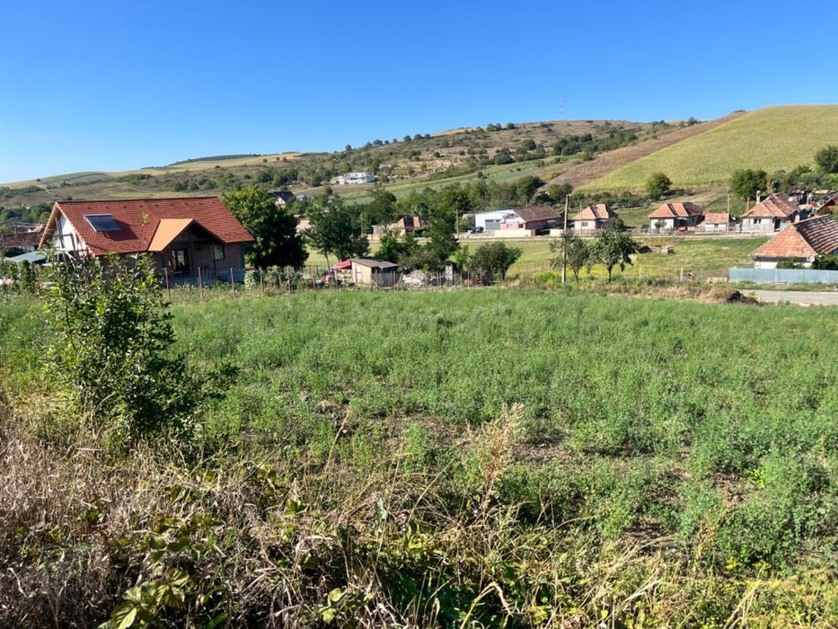 Teren intravilan de vânzare în satul Pata