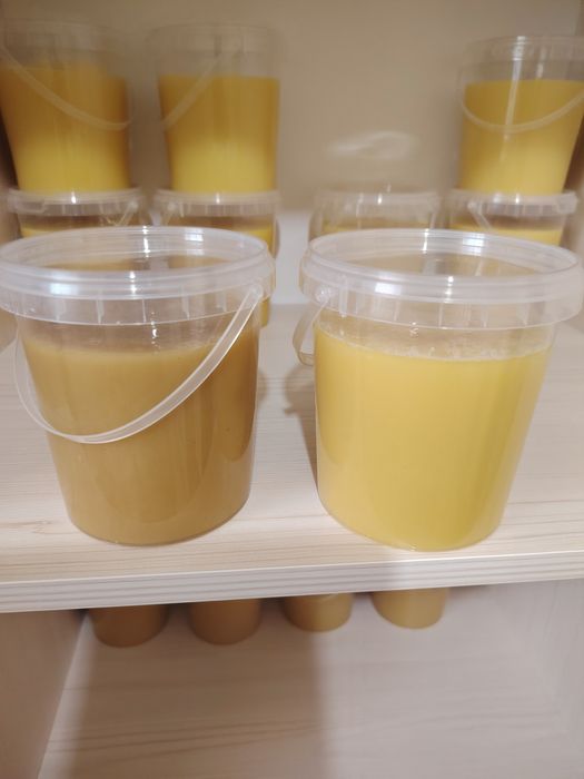 Продам мед со своей пасеки.