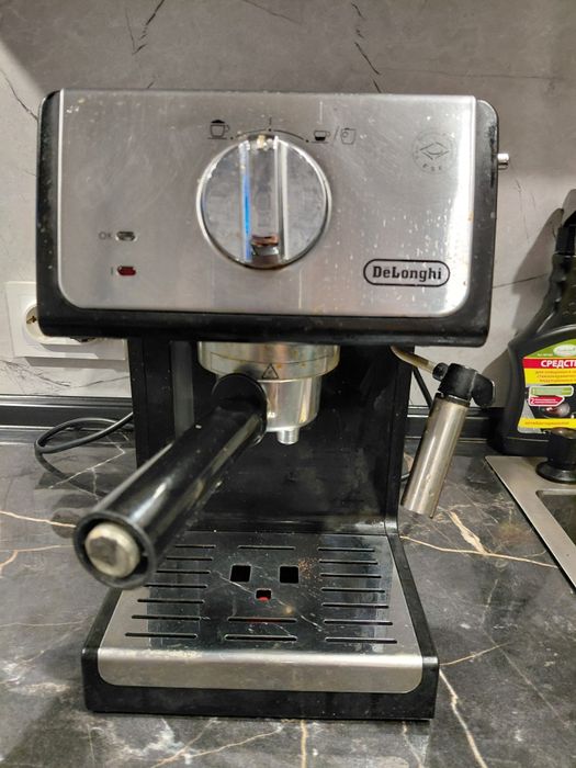 Продам кофе машину Delonhi