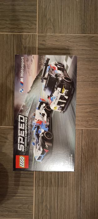 Lego Speed Champions 76922 - BMW M4 GT3 & BMW M Hybrid V8 Race Cars