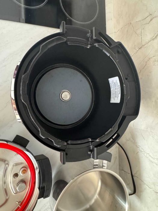 Скороварка / Мультиварка Instant Pot Pro Plus