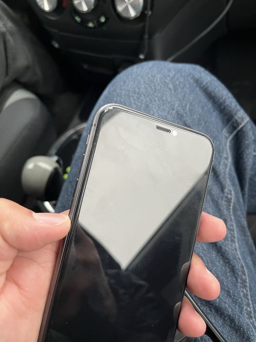 Продам iPhone 11