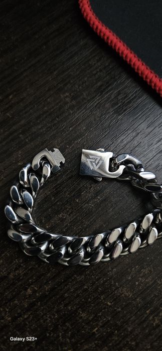 Продам браслет медецинская сталь