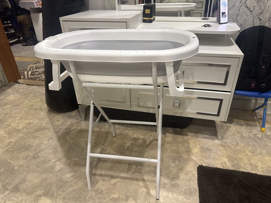 Продам детскую ваночку с подставкой