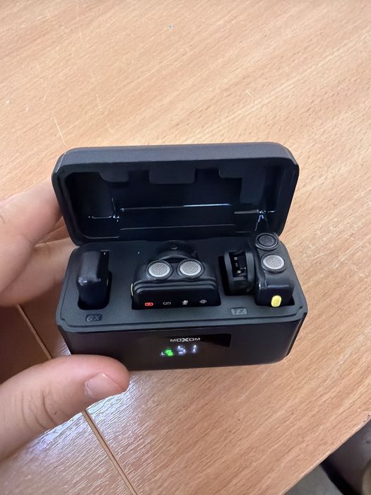 MOXOM MX-AX77 Cosmos Mini Dual Wireless Microphone